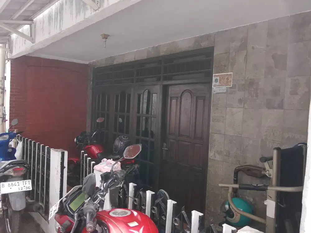 Dijual rumah di Pulo gadung