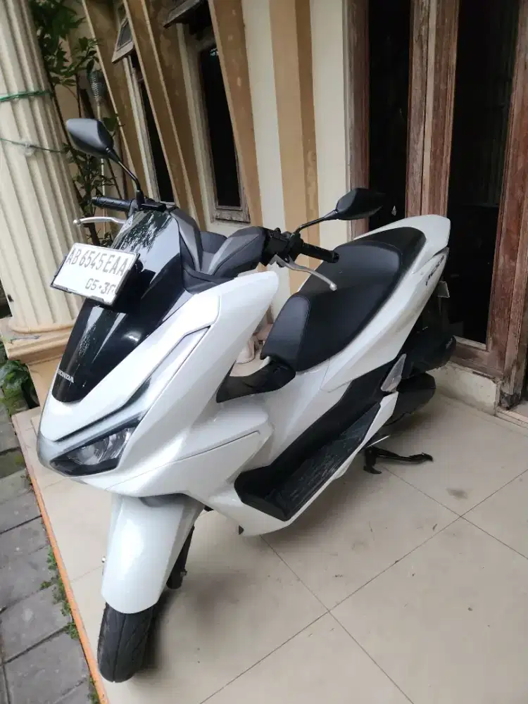 Pcx 160 putih cbs  2025 low km Gbm