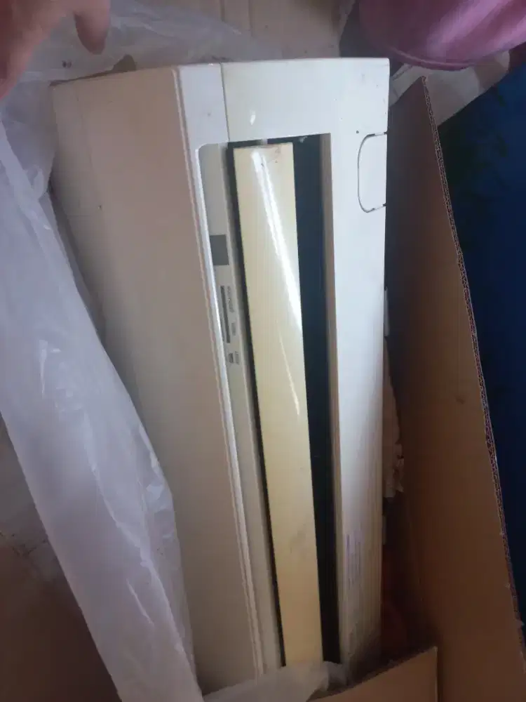 Dijual indor ac 1/2 pk