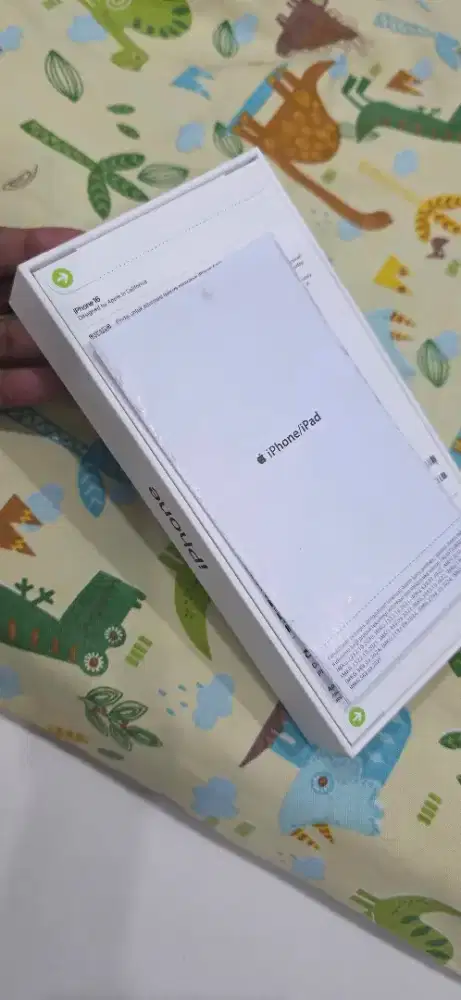 Iphone 16 basic black