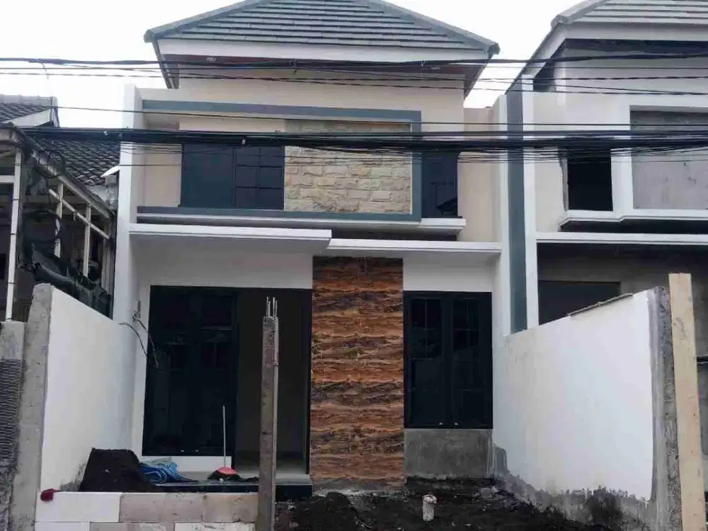 dijual rumah baru 2 unit sisa 1 unit lokasi raya tambak medokan  ayu rungkut surabaya