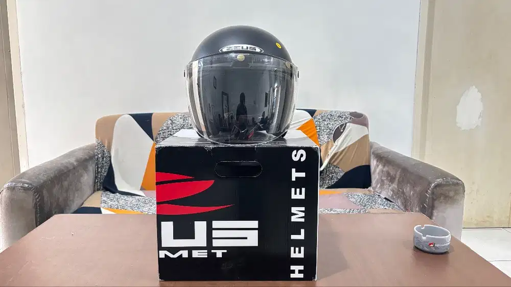 Jual Helm Retro Zeus zs388a Matt Black Like New