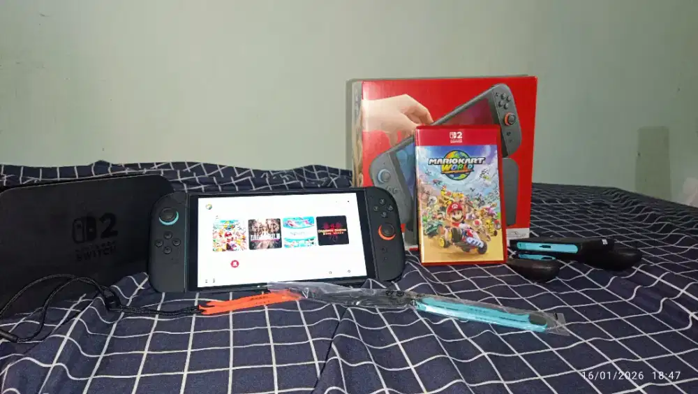 Nintendo Switch 2 (Region SG) Like New + Mario Kart & Lexar 512GB