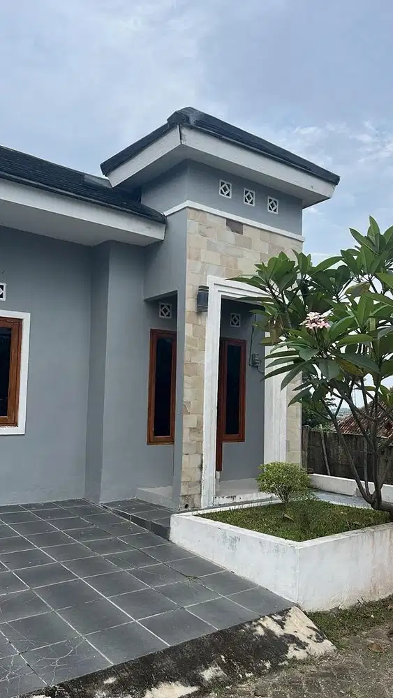 DISEWAKAN RUMAH LINGKUNGAN ASRI