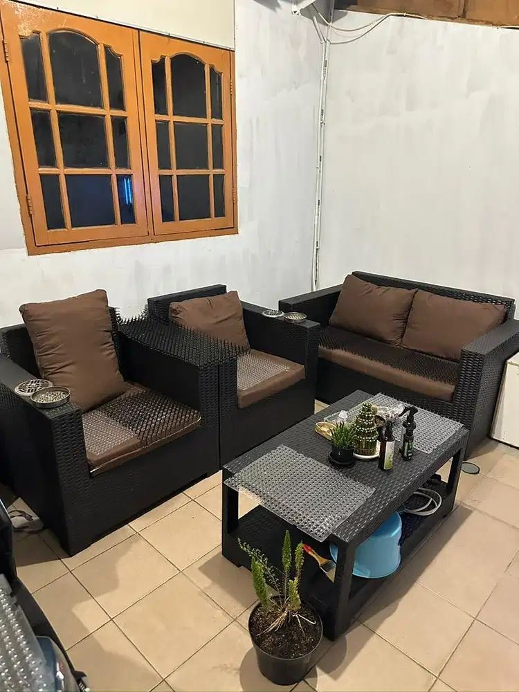 Kursi rotan sintetis