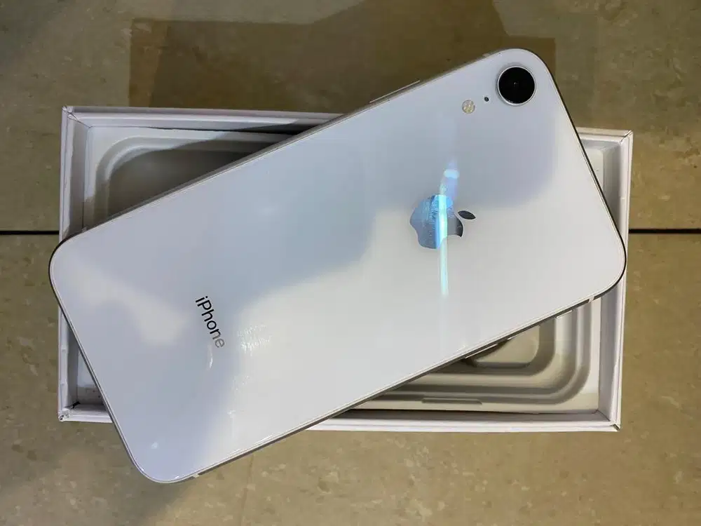 Iphone xr 128gb inter terima cash dan kredit