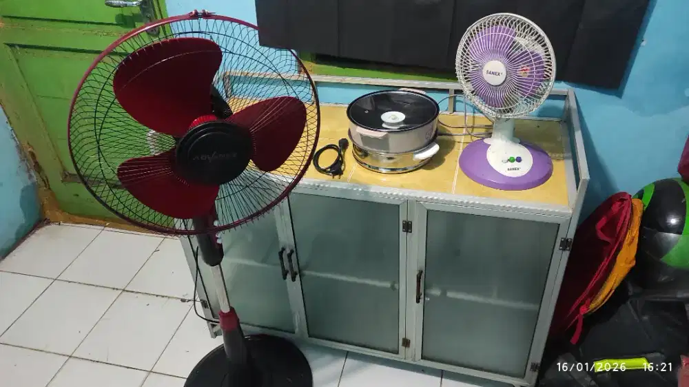 200 ribu dapat kipas 2 wajan electrik dan rak kompor