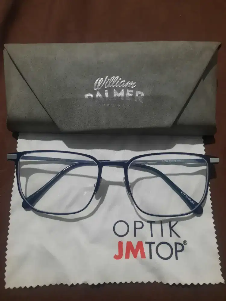Kacamata William Palmer
