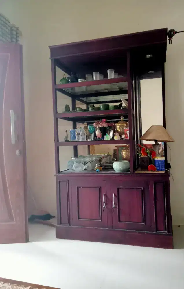 Lemari hias jati asli