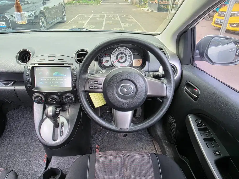 Mazda 2 R Matic 2011 Dp 5 Juta