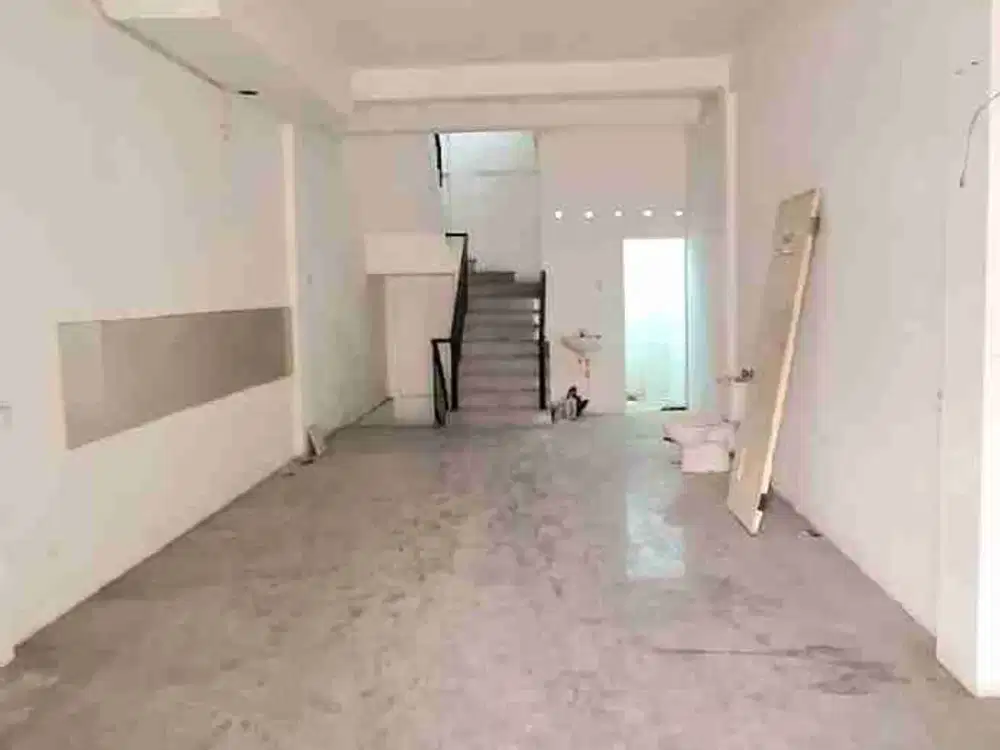 DISEWAKAN RUKO 3 LANTAI LOKASI STRATEGIS MULYOSARI