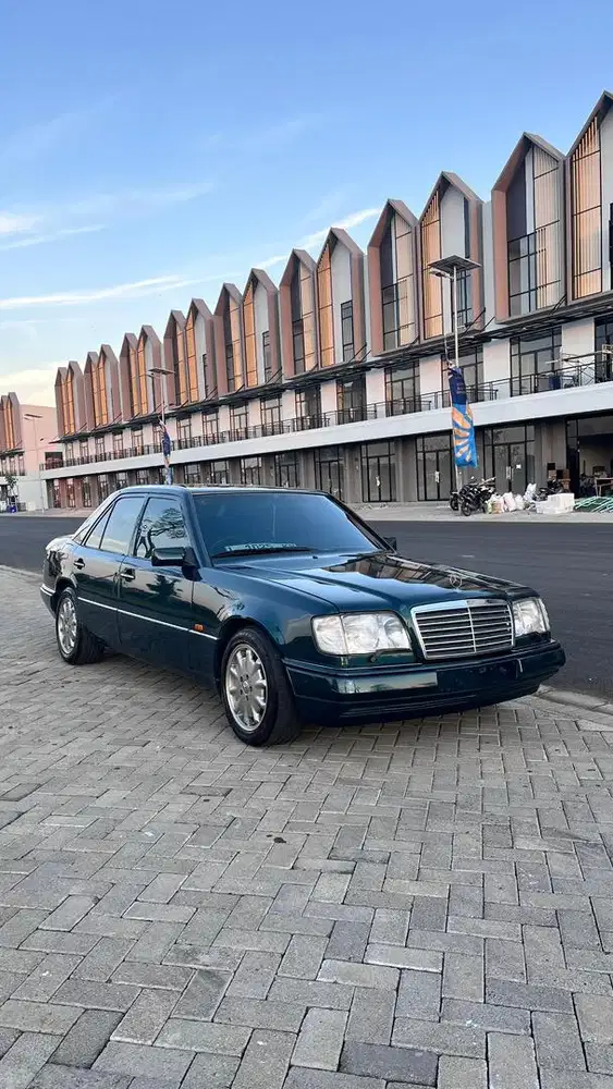 Mercedes Benz W124 E320 MASTERPIECE 1996 M/T