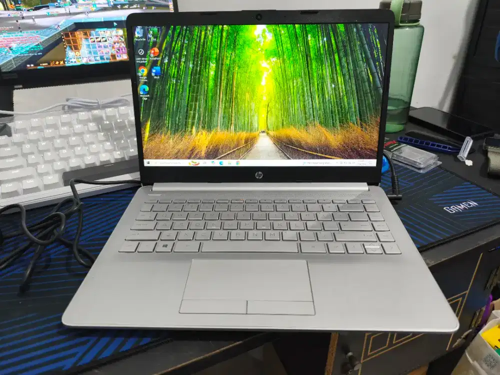 Laptop HP 14s CF2019TU Slim