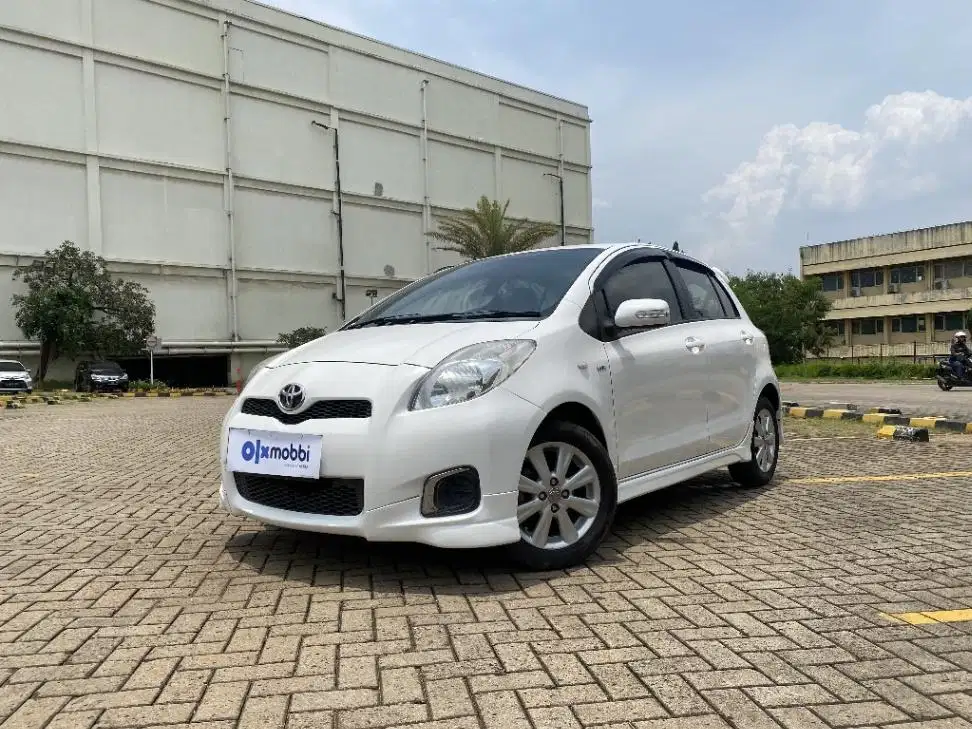 TDP 6,JT Toyota Yaris 1.5 E Bensin-AT Putih 2012