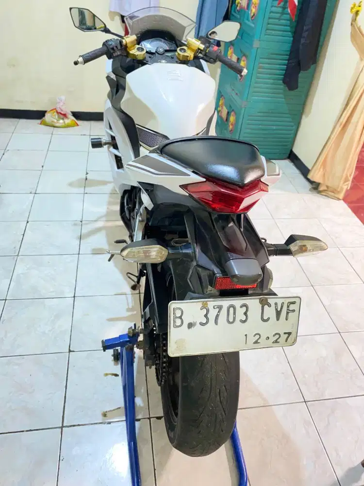 Mesin aman,kunci ada 2,knalpot bawaan masih ada,ban aja aga tipis