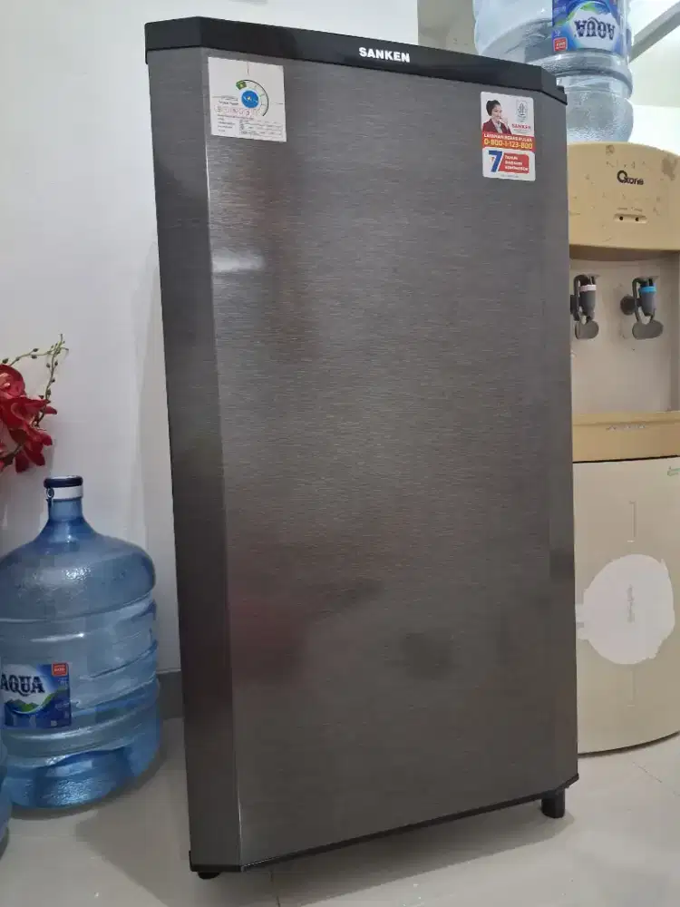 Di jual kulkas sanken 1 pintu