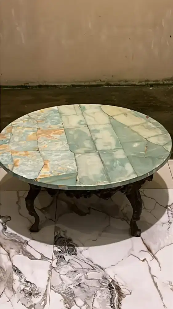 Meja marmer dan kursi mebel