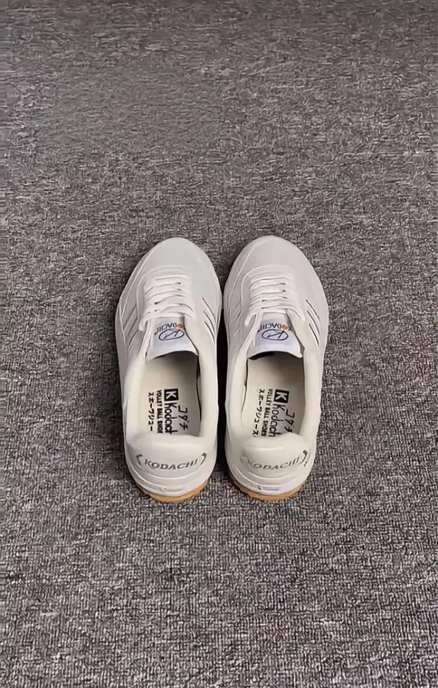 sepatu kodachi putih