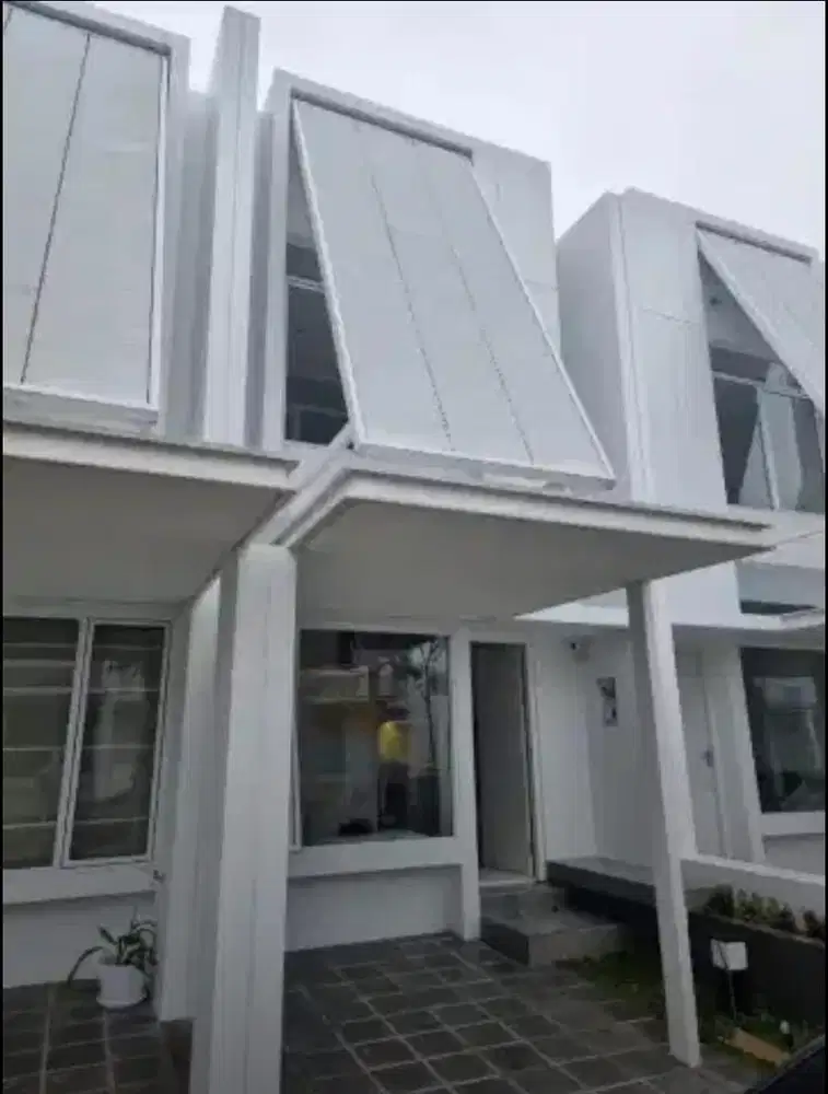 Disewakan rumah strategis Tabebuya BSD City full furnished!!