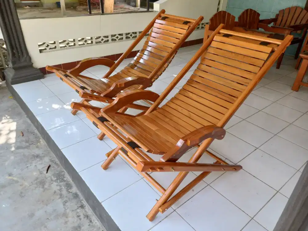 KURSI GOYANG/KURSI LIPAT