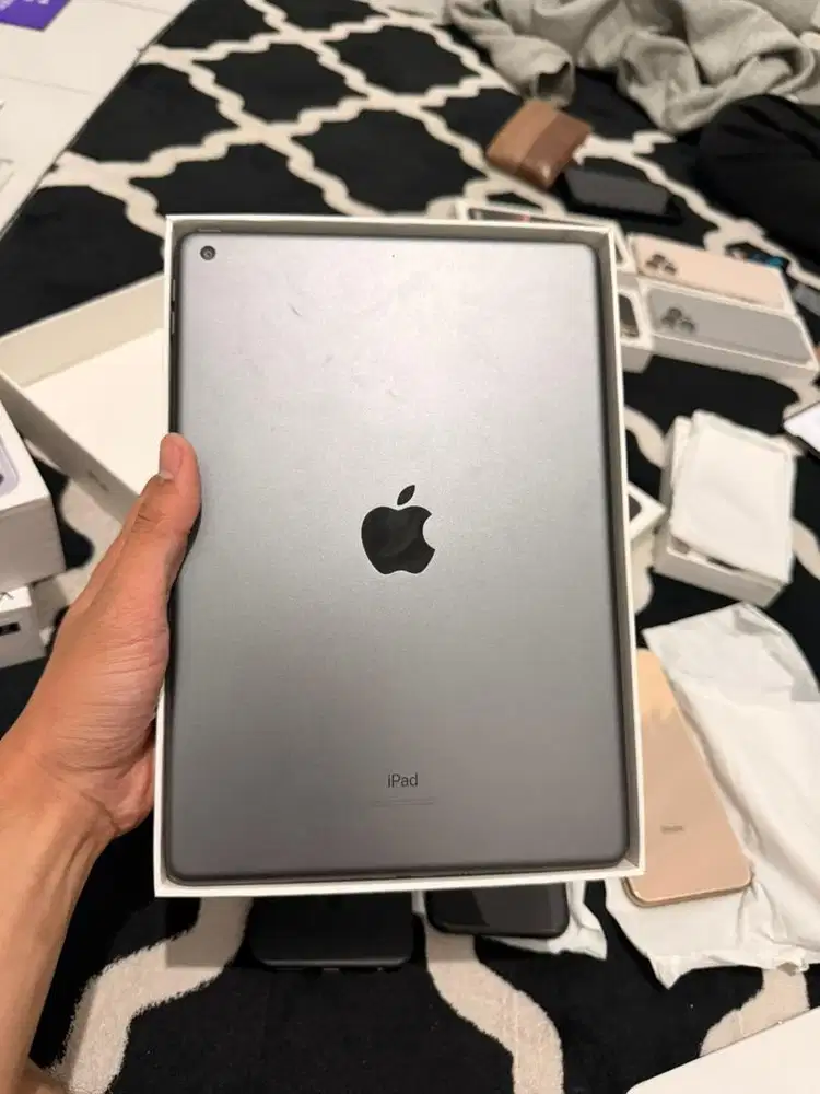 Ipad Gen -8 128gb inter