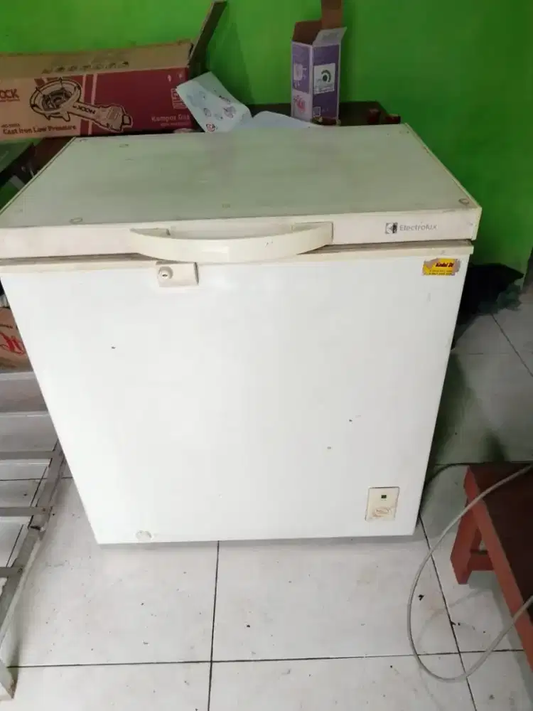 Di Jual Freezer Merk Sharp