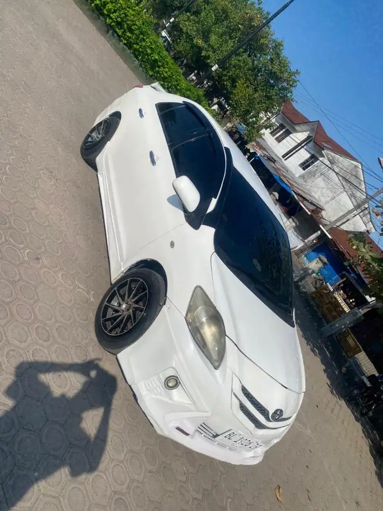 Toyota limo pajak hidup