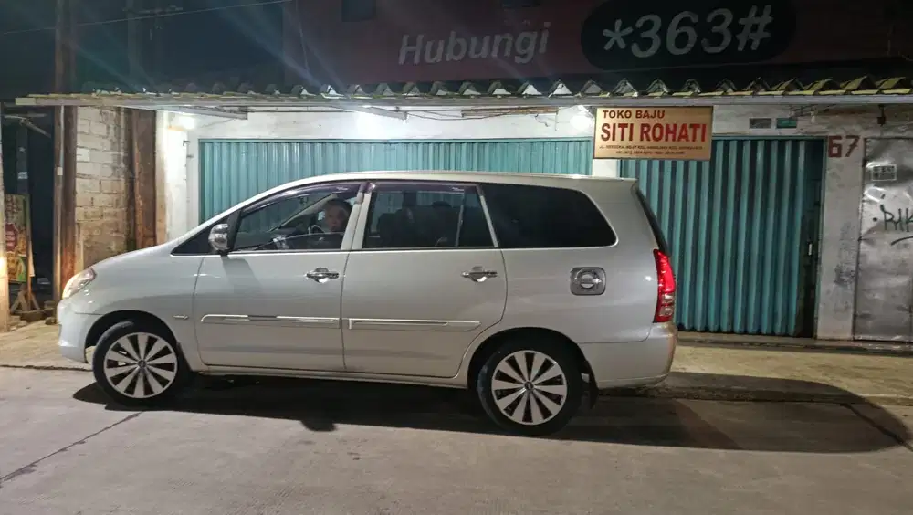 Toyota Kijang Innova 2006 Bensin