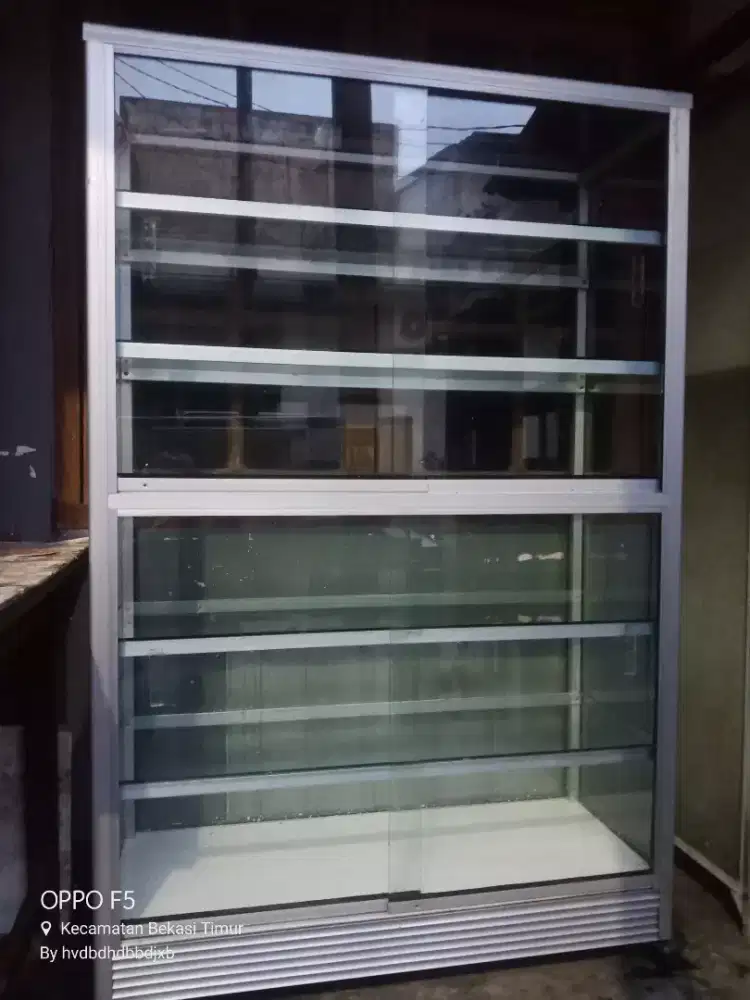 Etalase tinggi 150*100