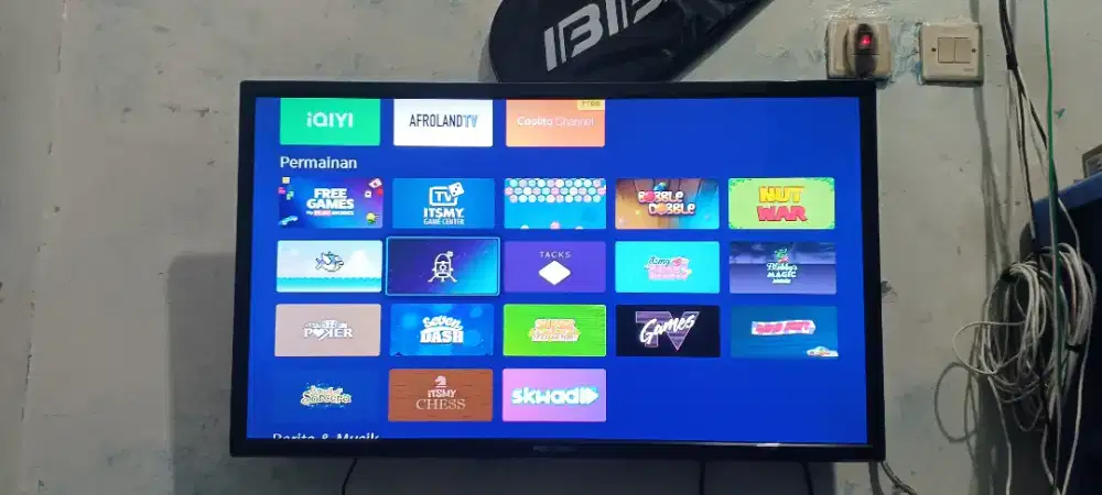 SMART TV 32 POLYTRON BAGUS LENGKAP TINGGAL PASANG
