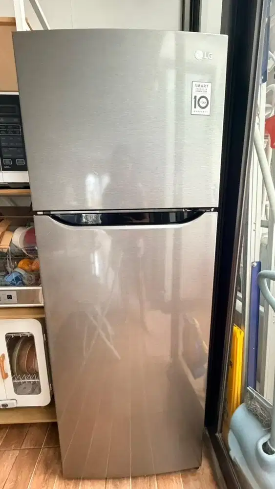 Kulkas LG dua pintu