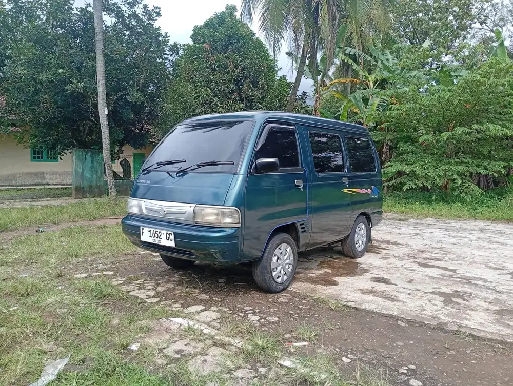 Suzuki Futura 2004 Bensin