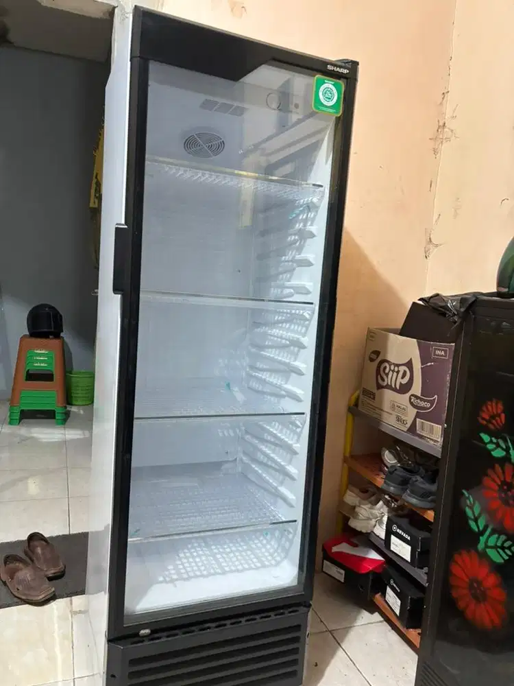 SHOWCASE SHARP COOLER DISPLAY 4 Susun