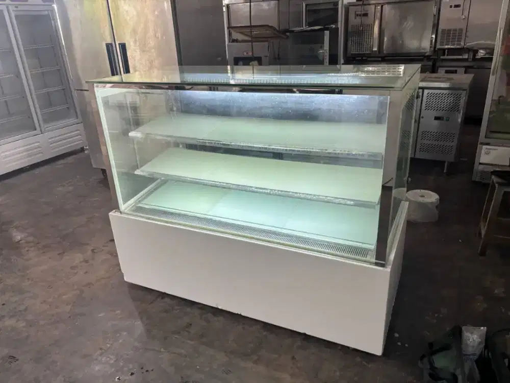 Cake showcase 150 x 68 x 119