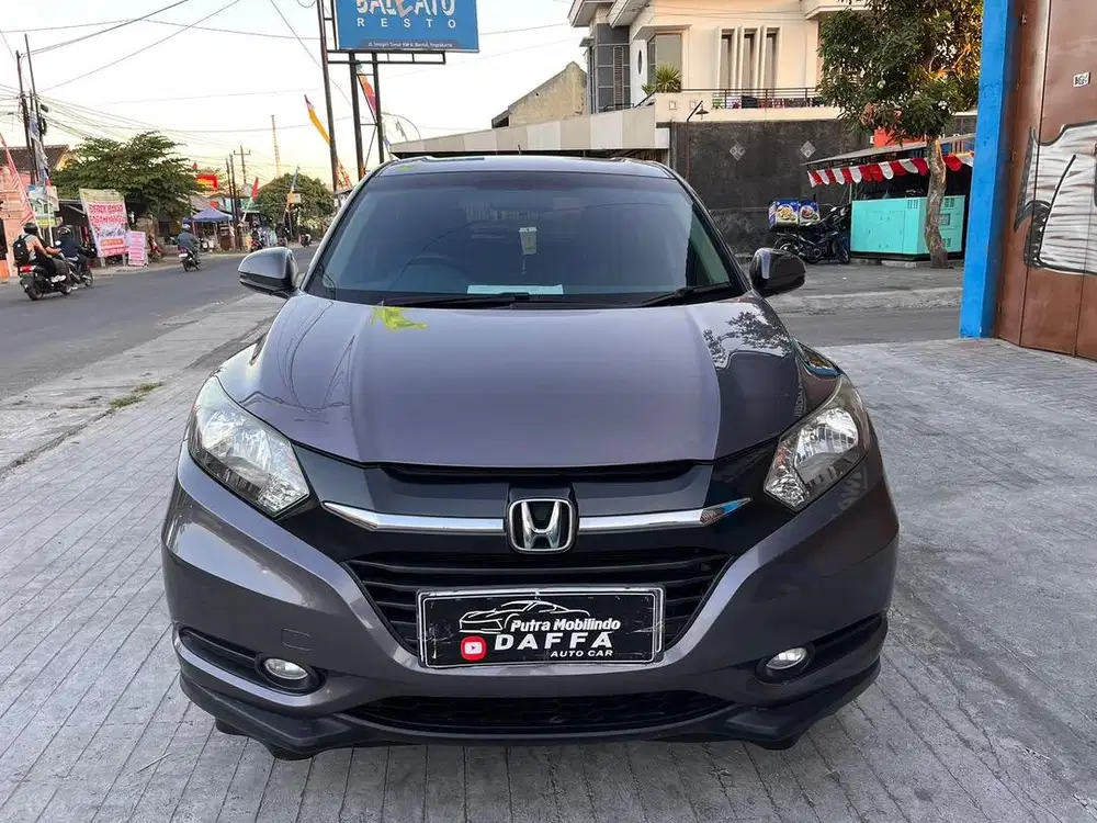 Dp 5jt. HONDA HRV E 2015 Matic Abu