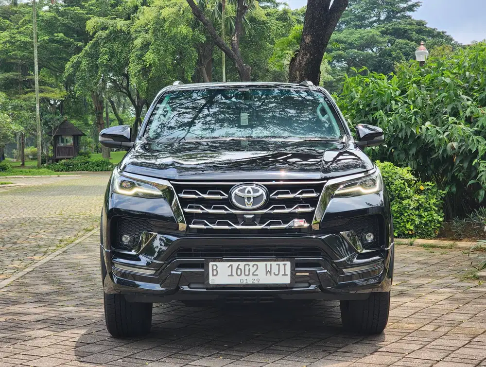 KM.38.RB ASLI| FORTUNER GR SPORT 2.8 AT 2024 NIK'2023 HITAM PERFECT !!