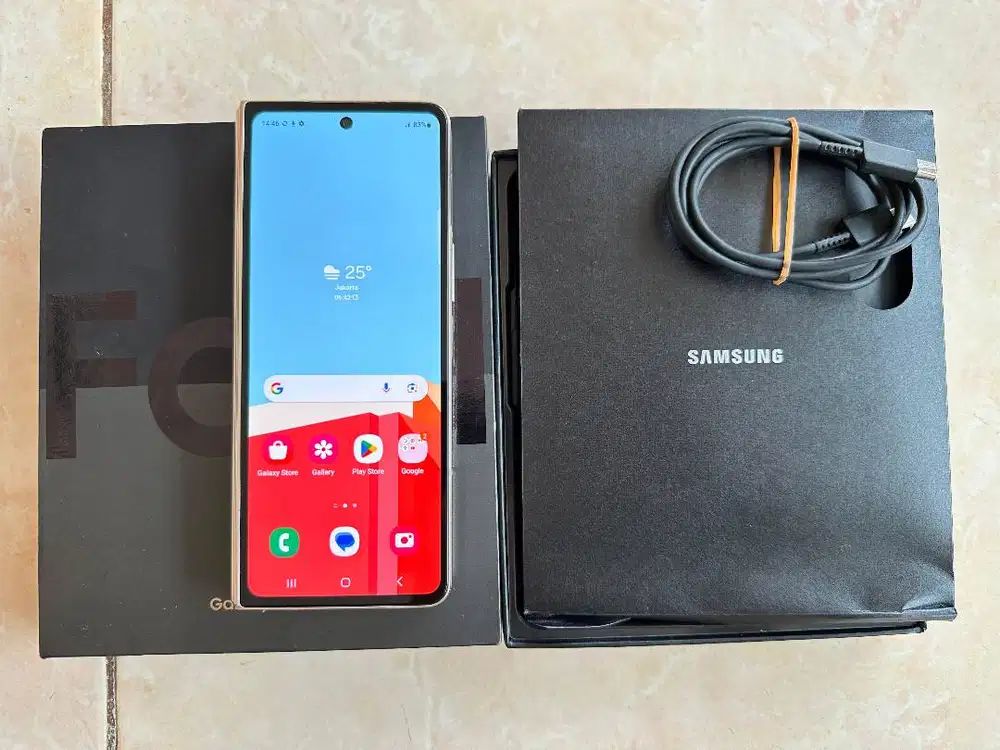 Samsung Z Fold 4 5G 12/256GB Warna Beige Fullset Mulus Siap Pakai