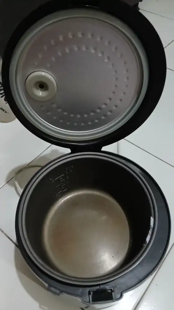 Penanak nasi serbaguna Cosmos CRJ-6807 Kapasitas 1,2L