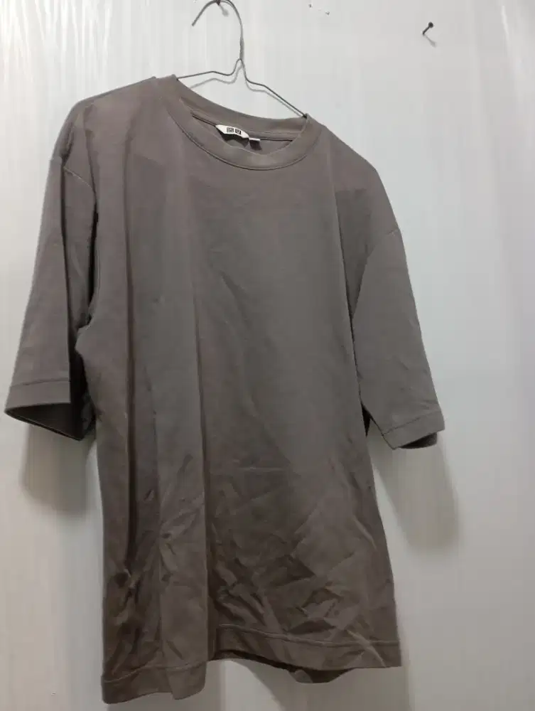 Kaos aerism uniqlo size m