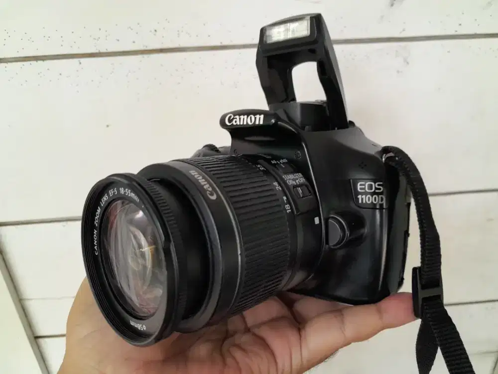 Kamera dslr Canon 1100D