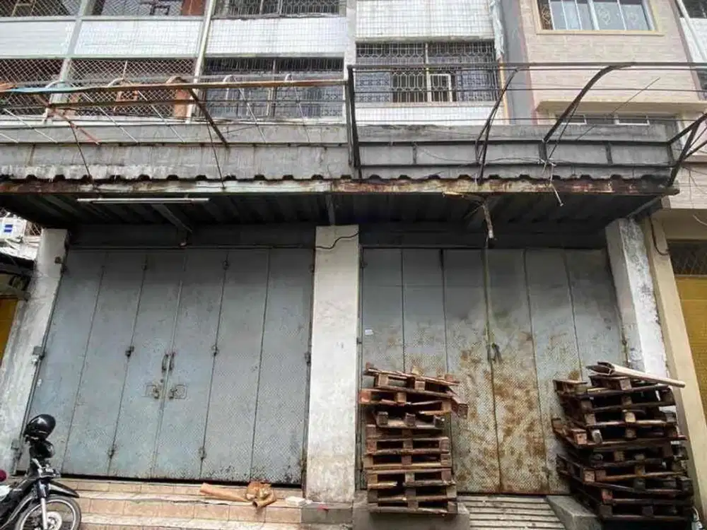 Dijual Ruko Gandeng 2  Petak Baru , Roa Malaka, Tambora, Jakbar Petak Baru kolong Jembatan Layang asemka