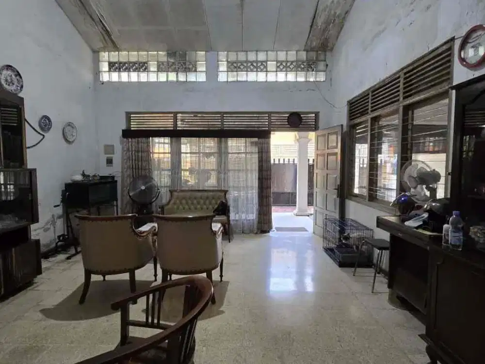 Dijual Rumah tua hitung tanah di daerah Kramat Pela Keb Baru Jakarta Selatan