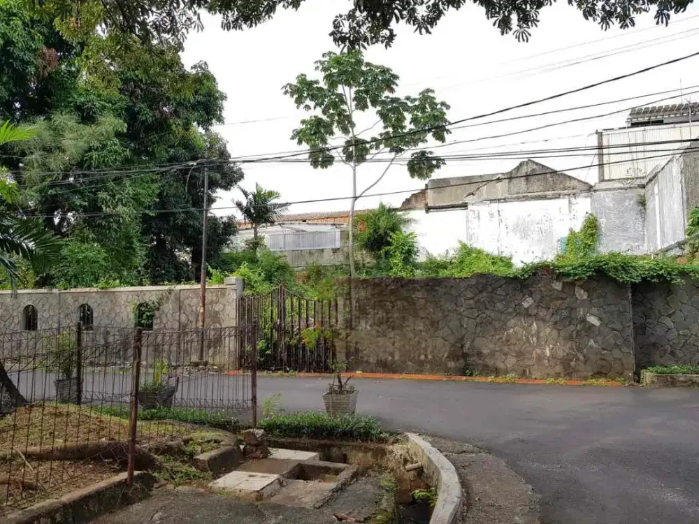 Dijual Cepat kavling tanah di Kompleks Kedoya Baru posisi HOEK