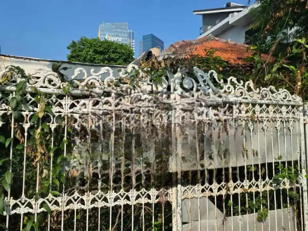 Dijual Rumah tua hitung tanah di Tomang  
Lokasi strategis bebas banjir