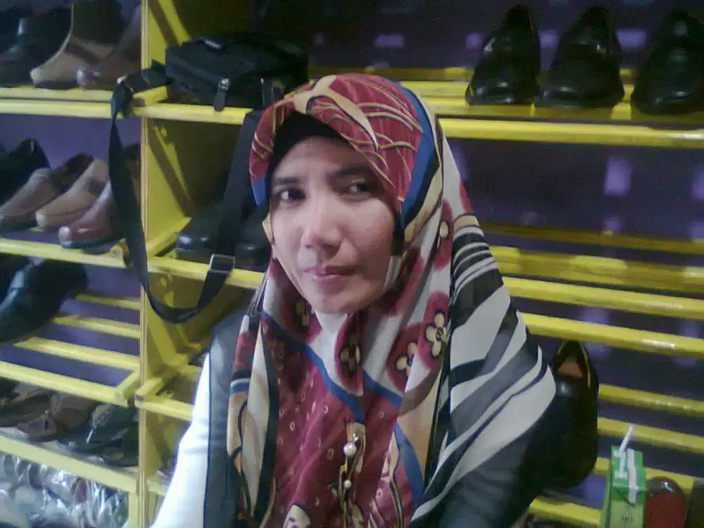 Cari pekerjaan bisa art, baby sister,bisa driver motor,  paruh waktu