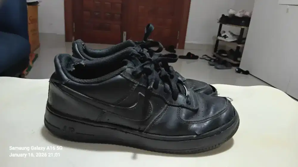 Nike air force 1 limited all black