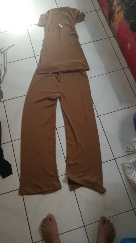 Stelan knit serut samping