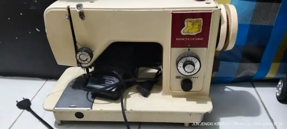 Mesin jahit berfungsi normal - tawar aja