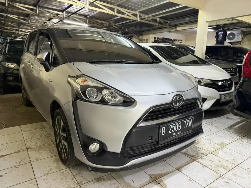TOYOTA SIENTA V MATIC 2017 MURAH