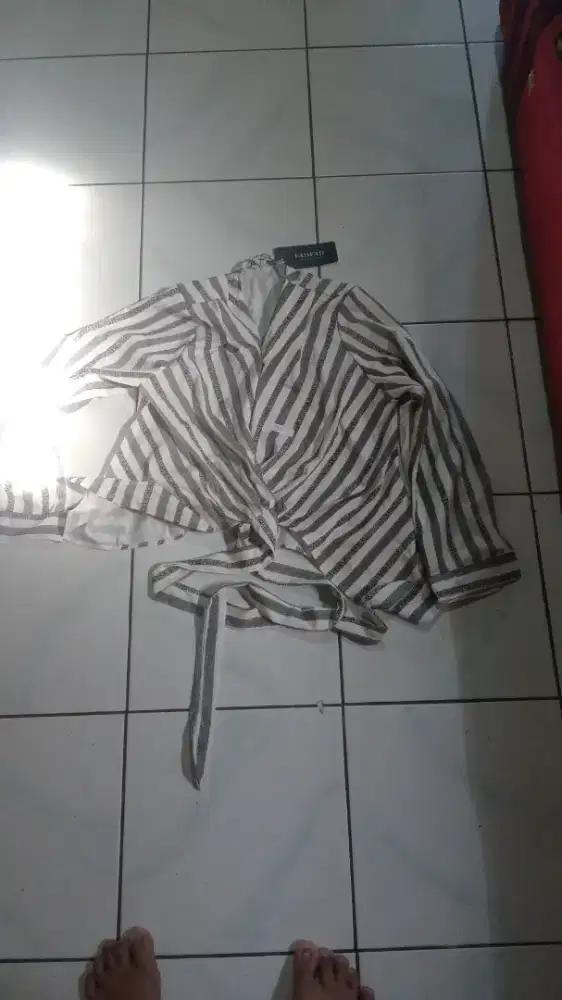 Kemeja wanita ikat samping